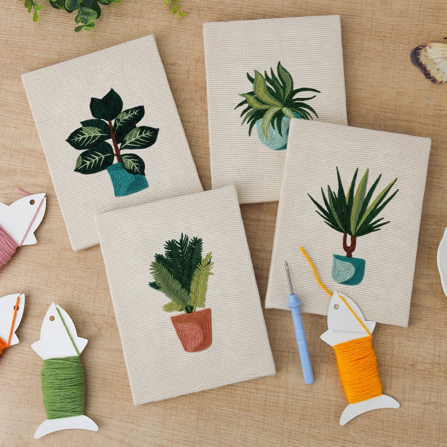 Luxuriant Vases | 4x Mini Punch Needle