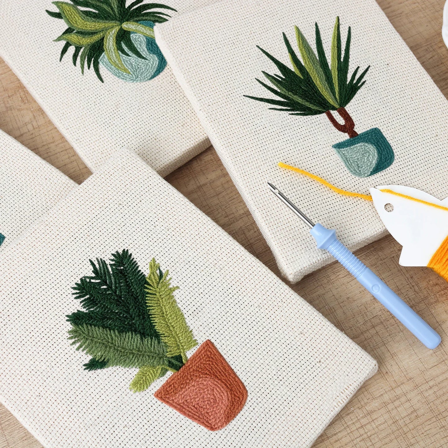 Luxuriant Vases | 4x Mini Punch Needle